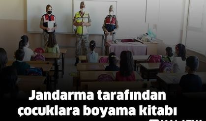 Jandarma tarafından çocuklara boyama kitabı